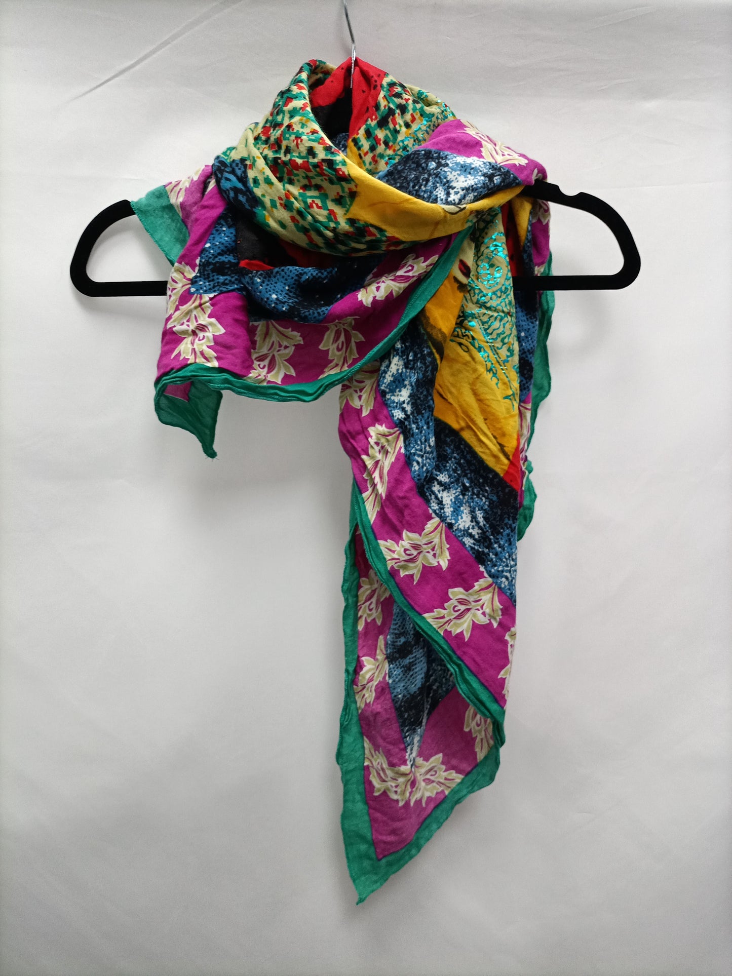 DESIGUAL. Scarf with shiny details