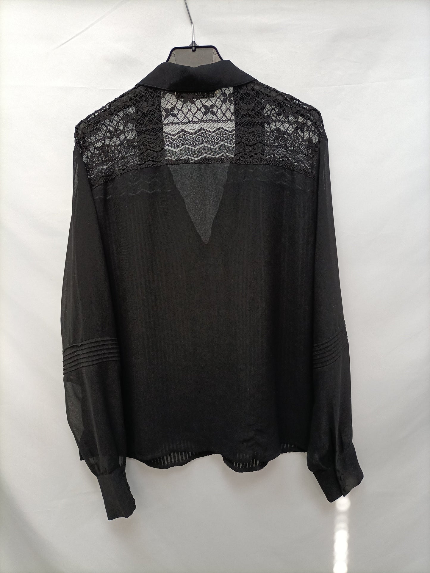 Paula. ZARA. Camisa encaje T.l