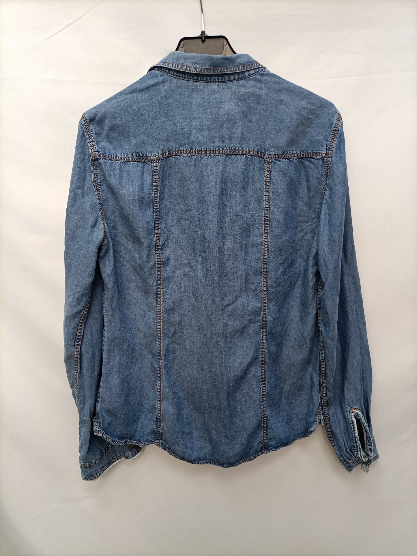 MASSIMO DUTTI. Camisa vaquera T.40