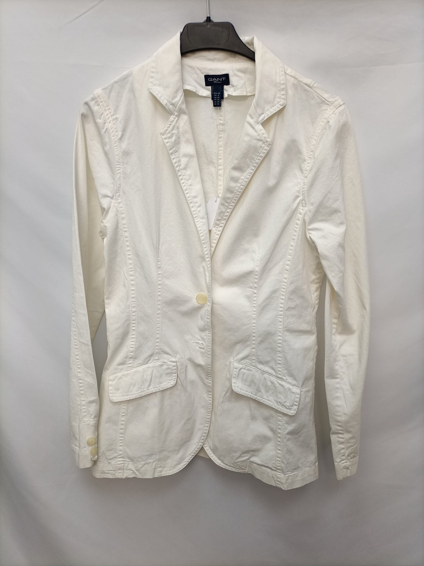 GANT. Blazer blanca denim T.36