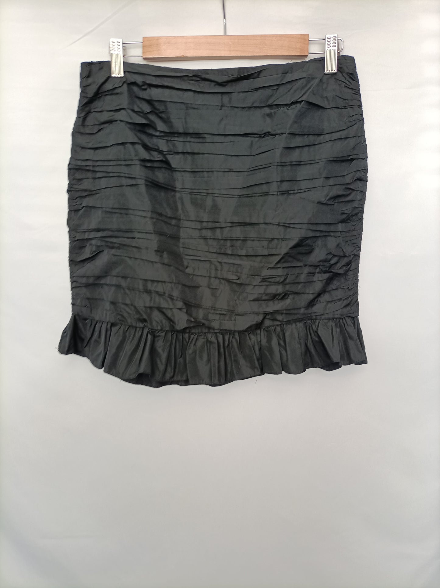 ZARA. Black gathered skirt TL