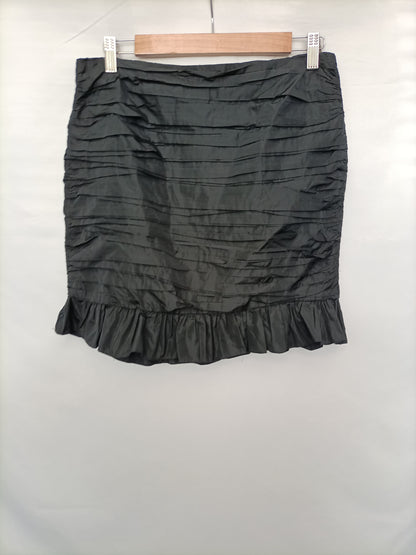 ZARA. Black gathered skirt TL