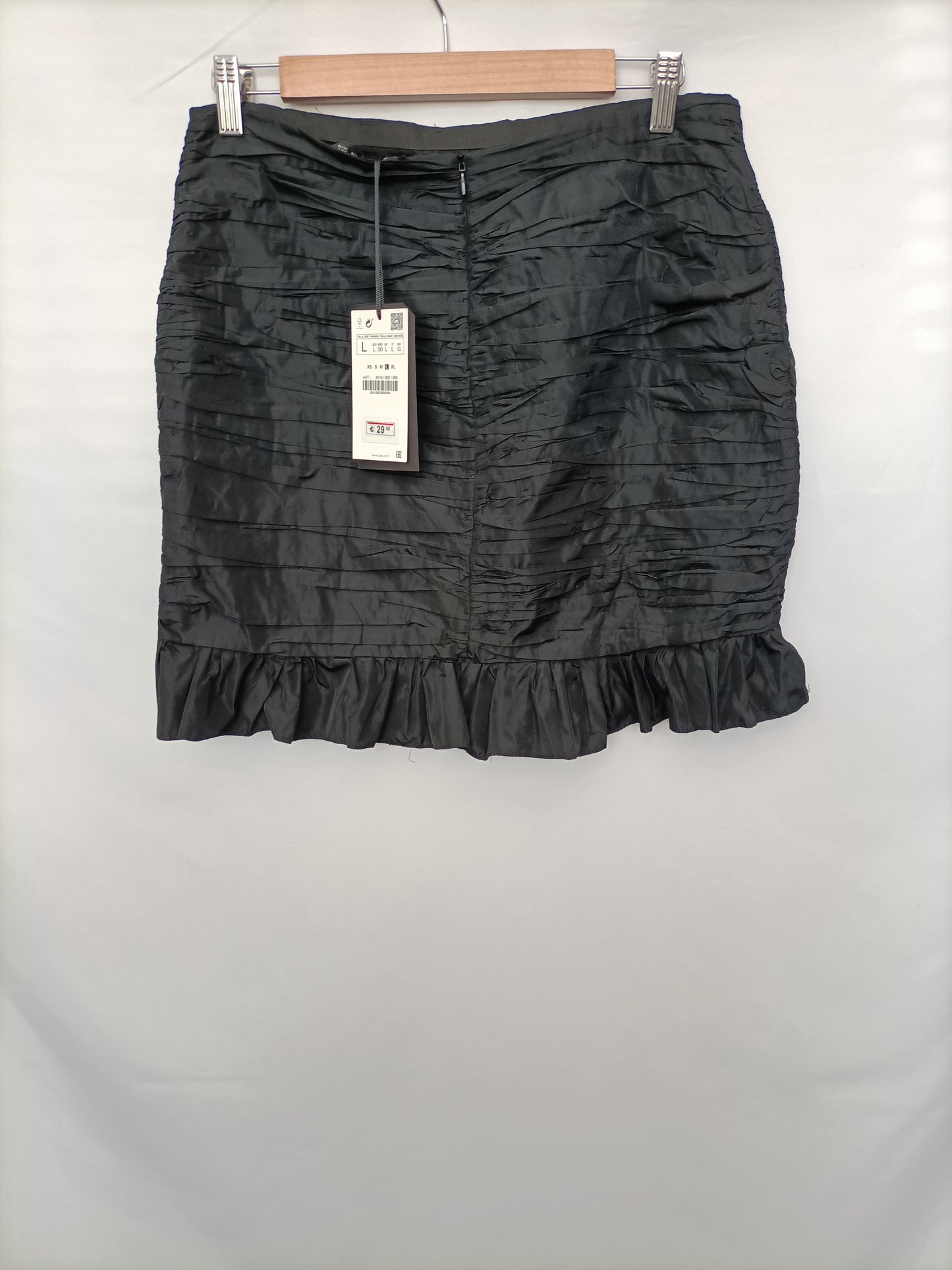 ZARA. Black gathered skirt TL