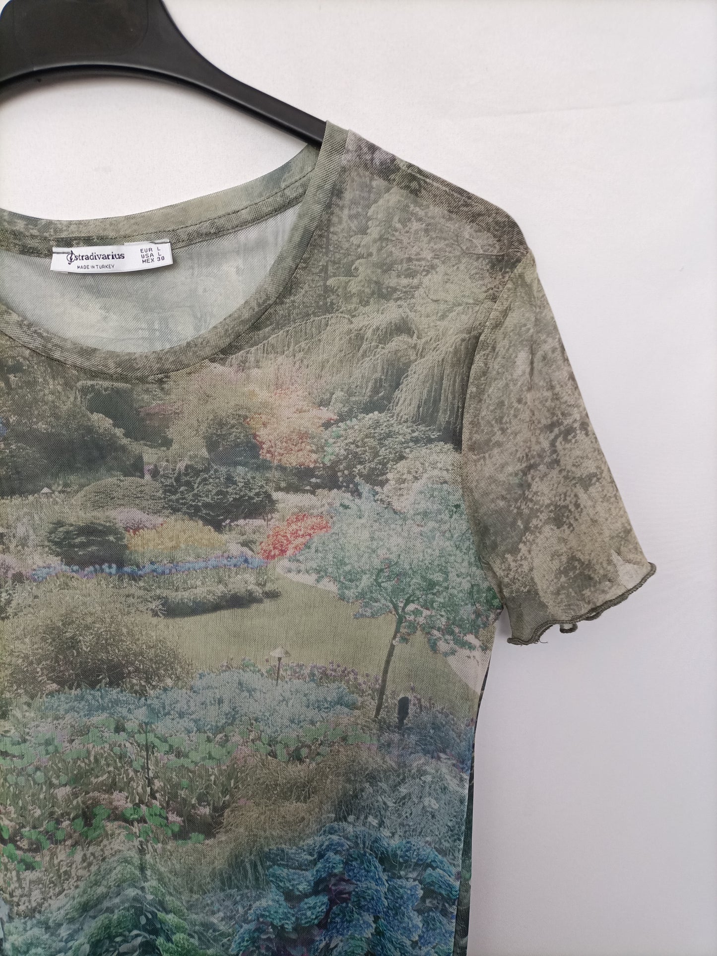 STRADIVARIUS. Camiseta bosque T.l