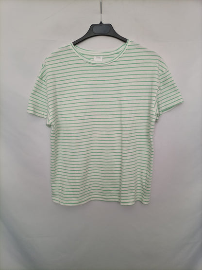 ZARA. Camiseta rayas verdes T.13/14