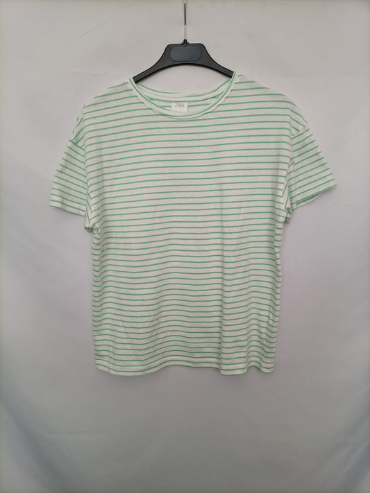 ZARA. Camiseta rayas verdes T.13/14