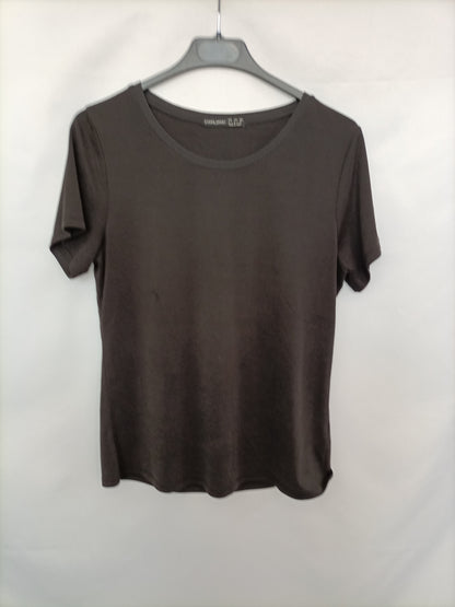 OYSHO. Camiseta negra fluida  T.l