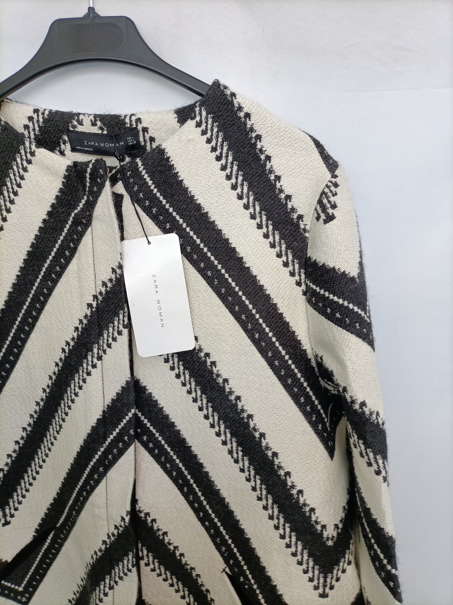 ZARA. Abrigo beige y negro  T.l