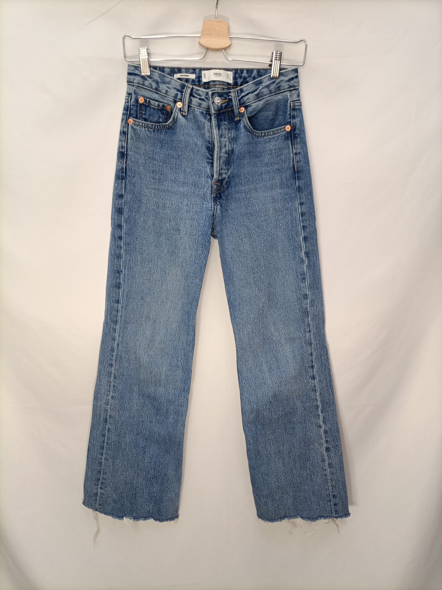 MANGO. Pantalón denim ancho T.34