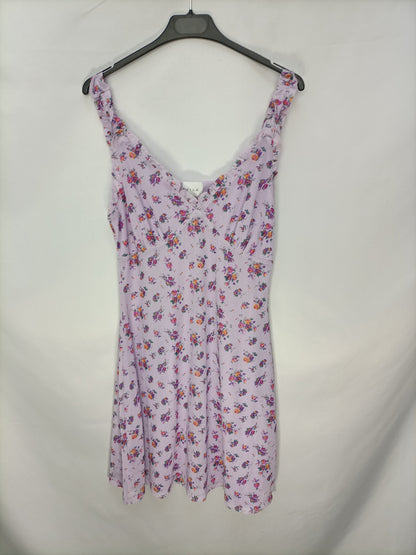 VILA. Vestido lila flores T.m