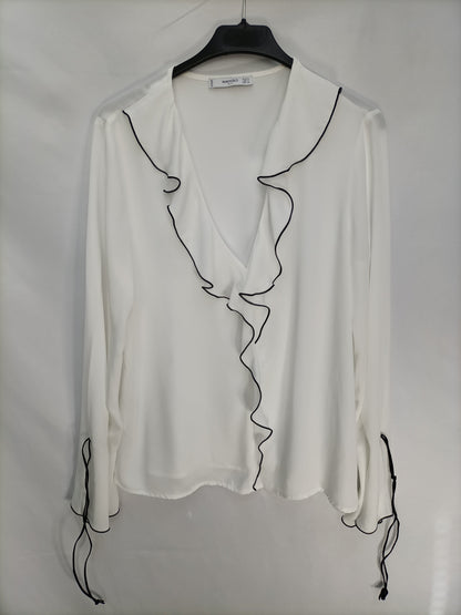 MANGO. Blusa blanca volante T.s