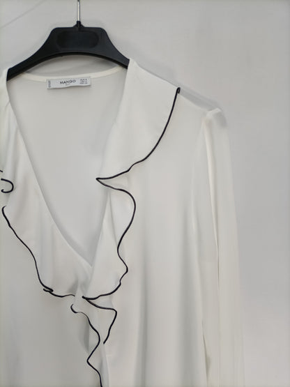MANGO. Blusa blanca volante T.s