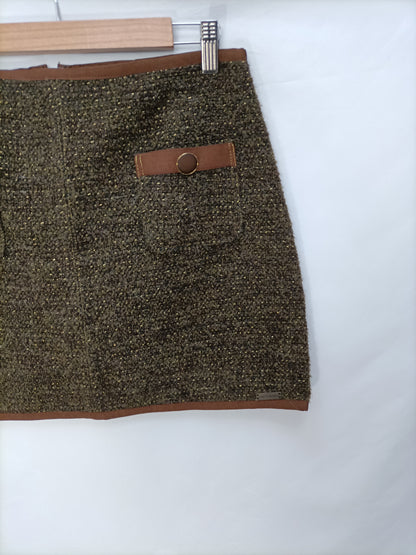 BY AMARILLO LIMON. Falda verde tweed T.42