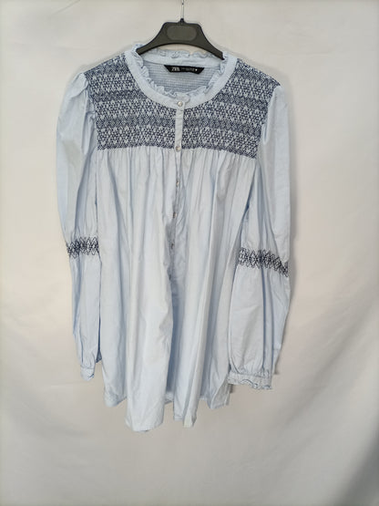 ZARA. Blusa azul nido de abeja  T.l