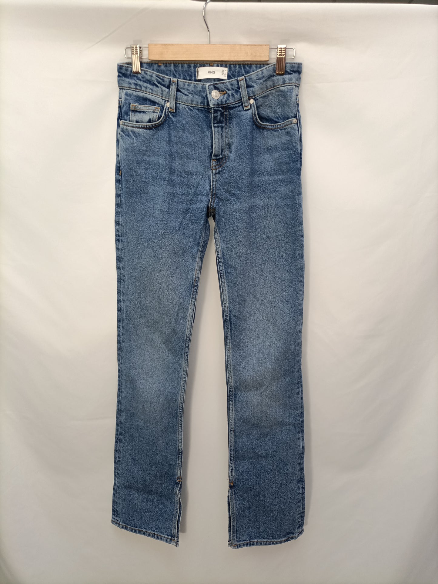 Mango. Pantalón vaquero apertura T.34