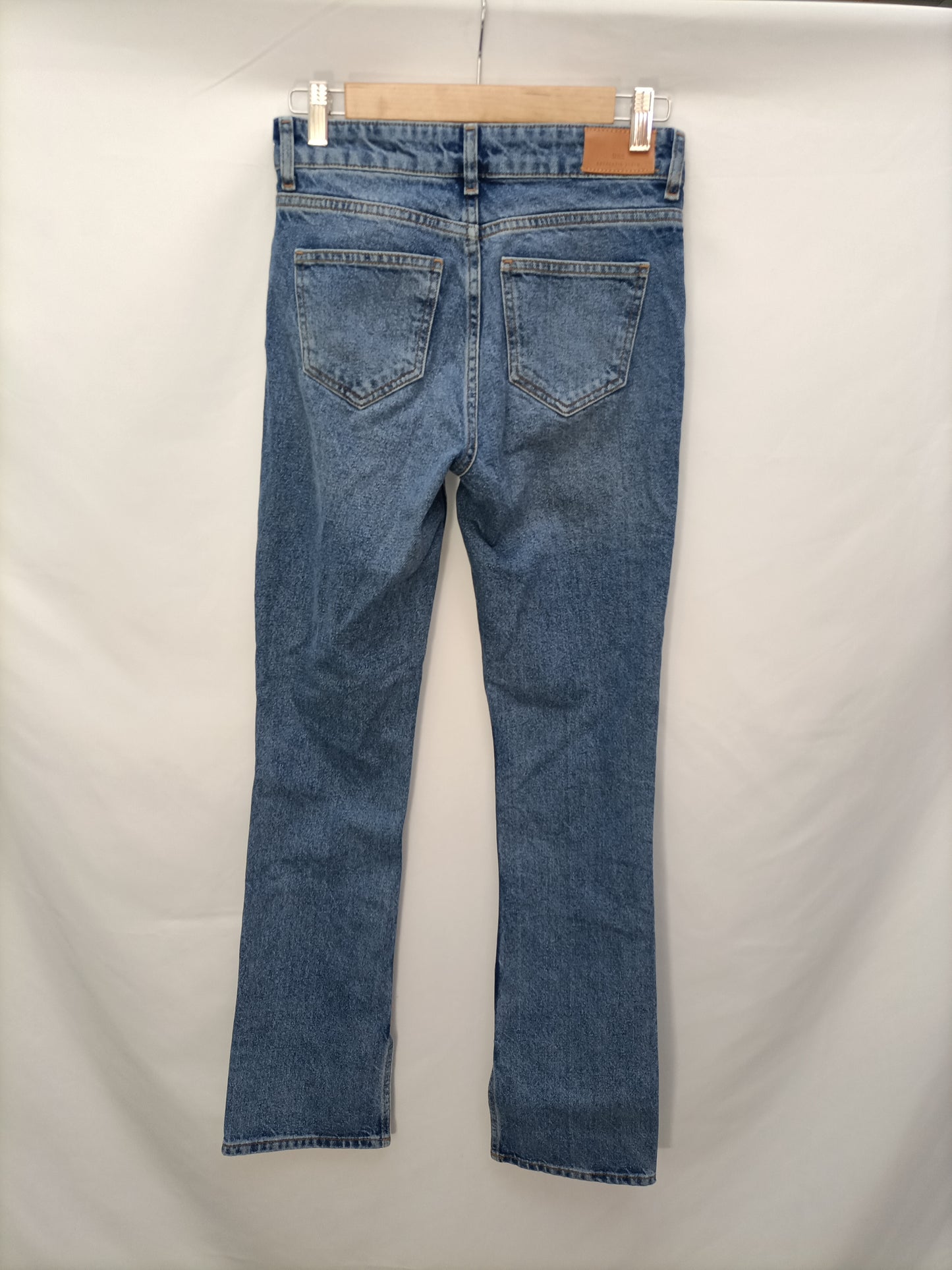 Mango. Pantalón vaquero apertura T.34