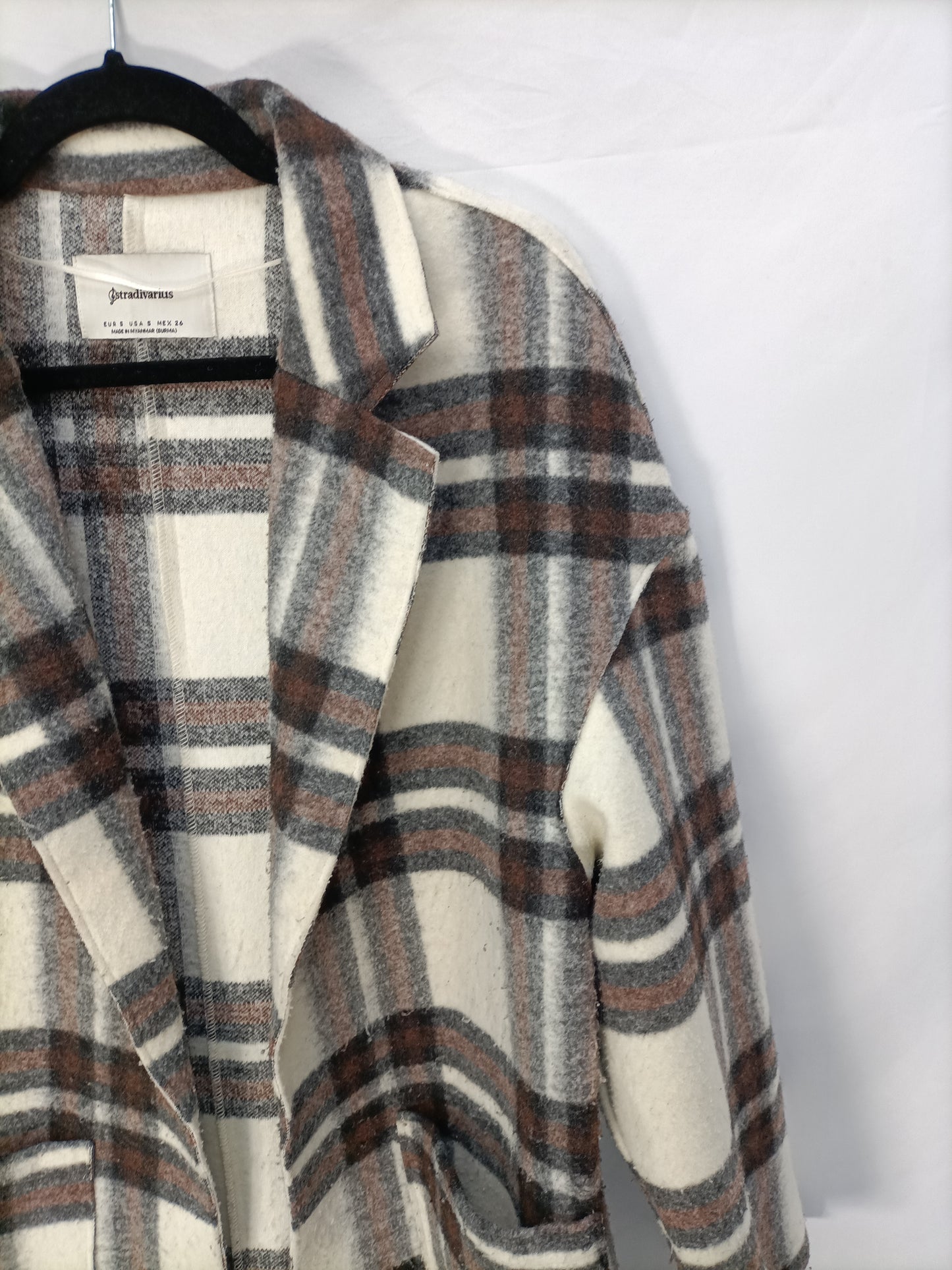 STRADIVARIUS. Abrigo largo cuadros T.s