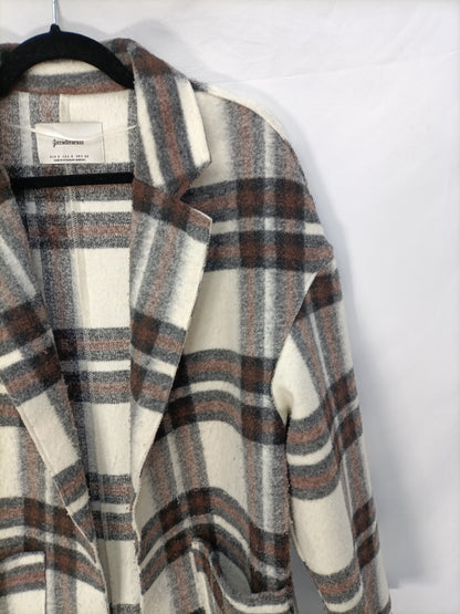 STRADIVARIUS. Abrigo largo cuadros T.s