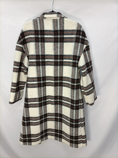 STRADIVARIUS. Abrigo largo cuadros T.s