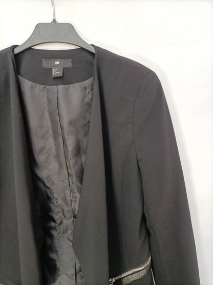 H&M. Blazer negrs cremalleras T.38