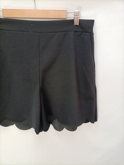 VALENTINA. Shorts negro elástico T.u(42)