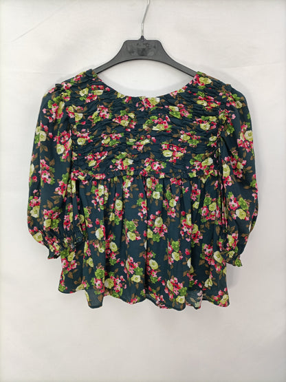 ZARA. Blusa flores fruncida T.m