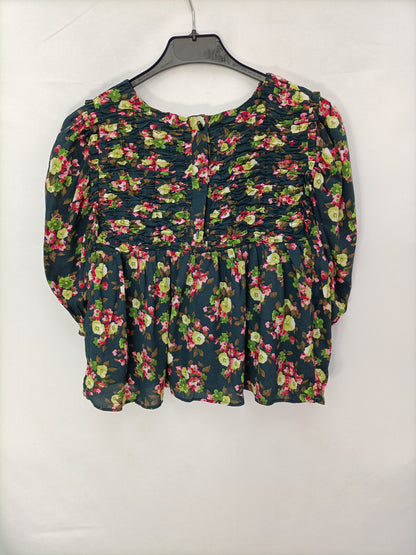 ZARA. Blusa flores fruncida T.m