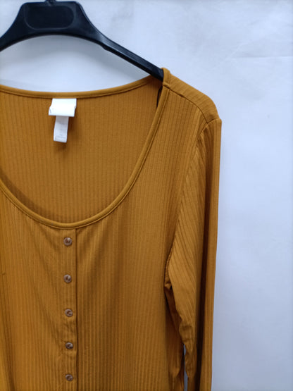 H&M. Camisetaostaza canalé  T.l