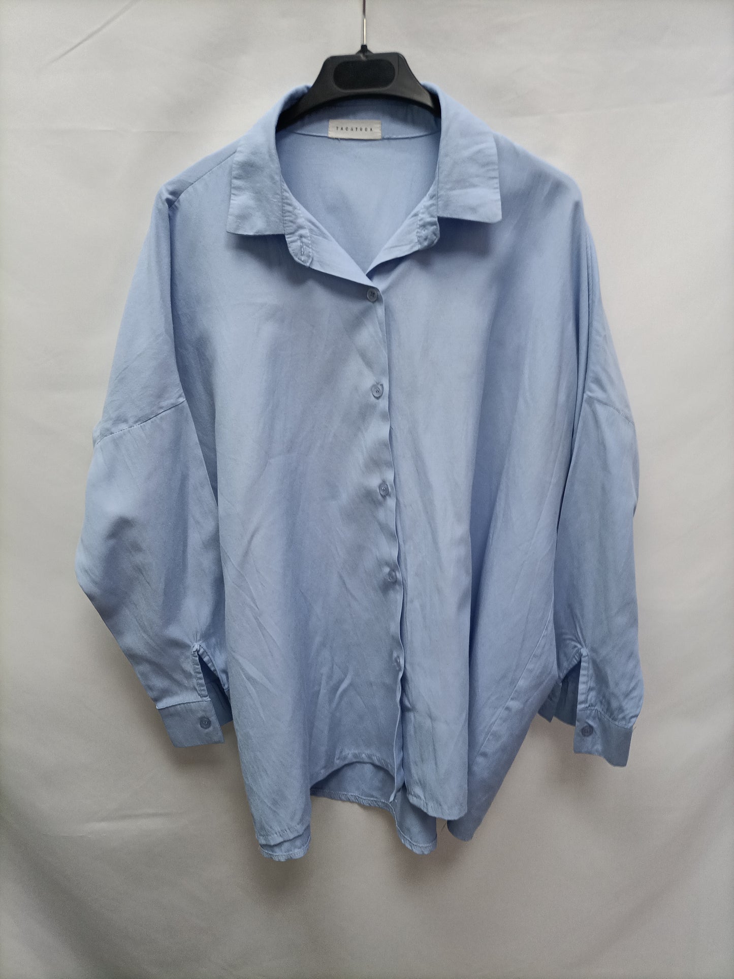 TACATUCA. Blusa oversized celeste T.u (m/l)