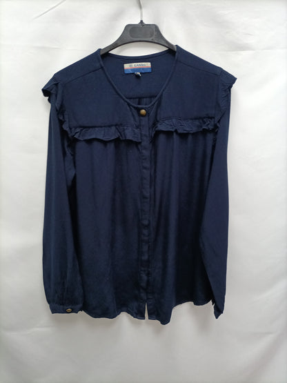 THE GOOSE. Blue blouse with ruffles Tl