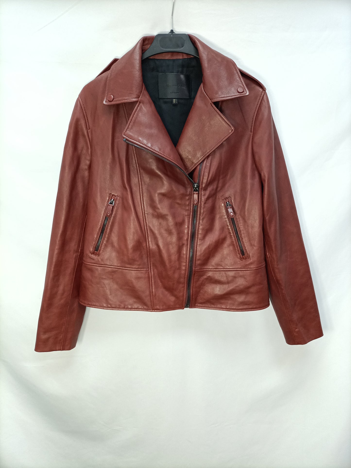 MASSIMO DUTTI. Cazadora piel burdeos T.l