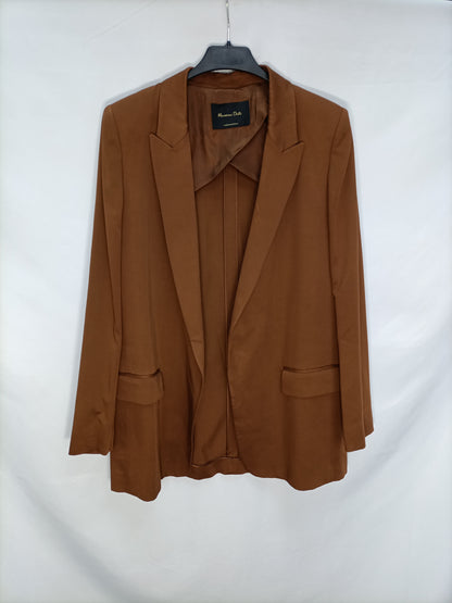 MASSIMO DUTTI. Fluid camel blazer T.40