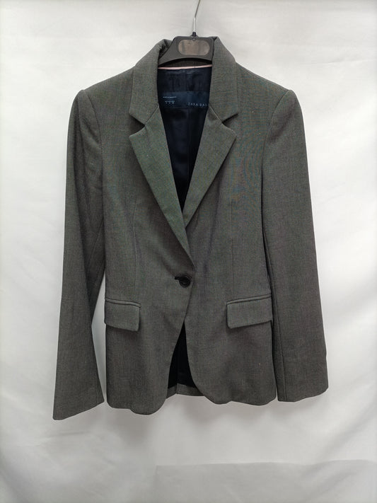 ZARA. Blazer gris entallada T.s