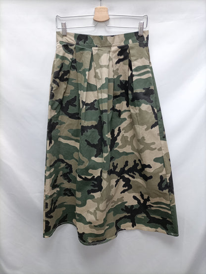 UP TO THE CAP. TM camouflage midi skirt