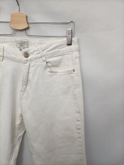 CORTEFIEL. Pantalón denim blancos T.38