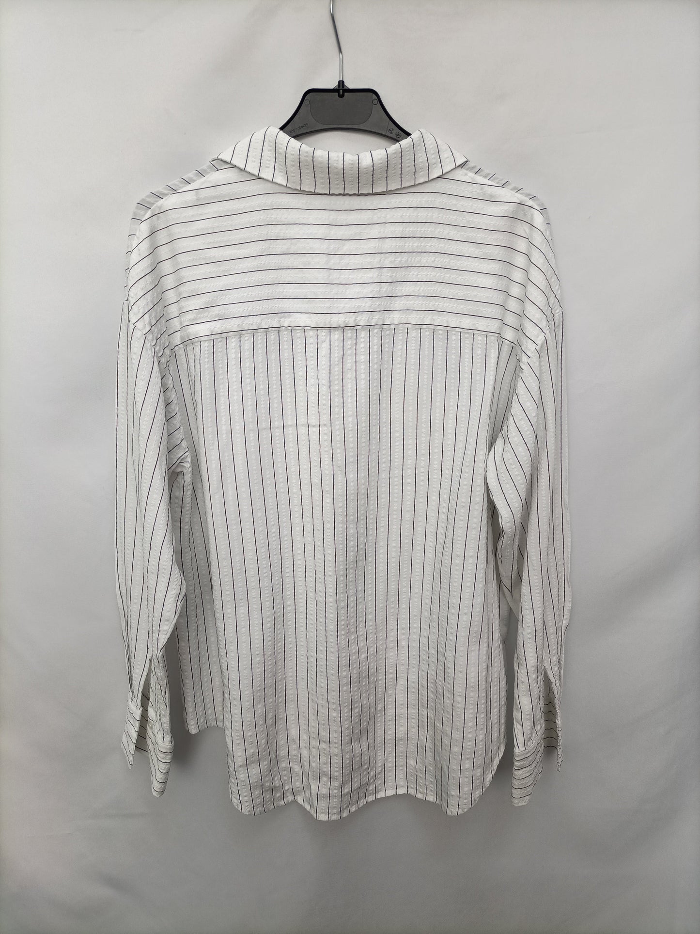 MANGO. Camisa blanca rayas T.s