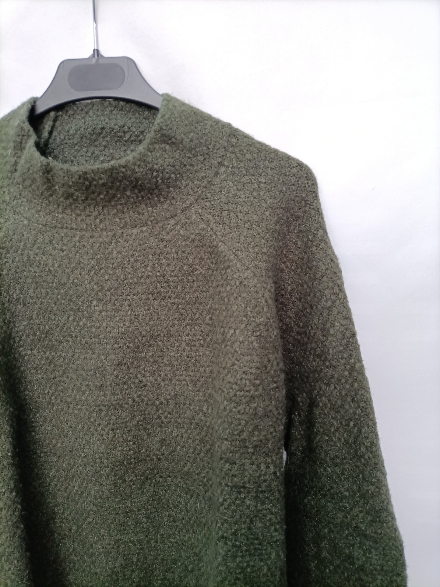 MANGO. Jersey verde jaspeado T.s