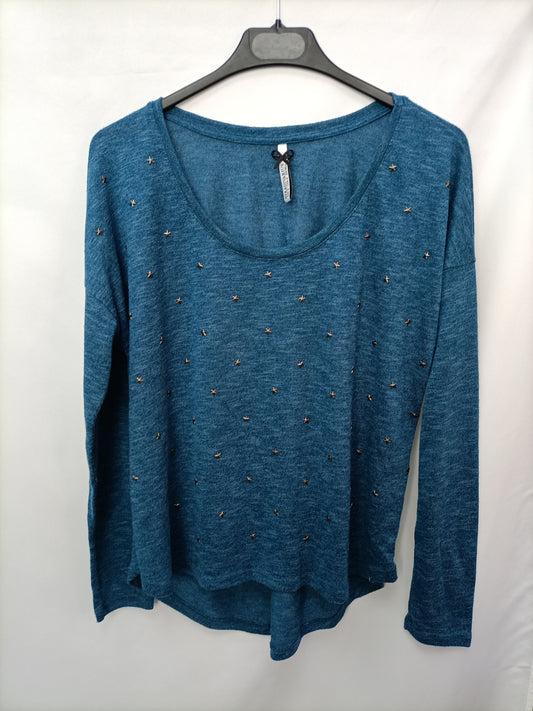 STRADIVARIUS. Camiseta azul estrellas T.s