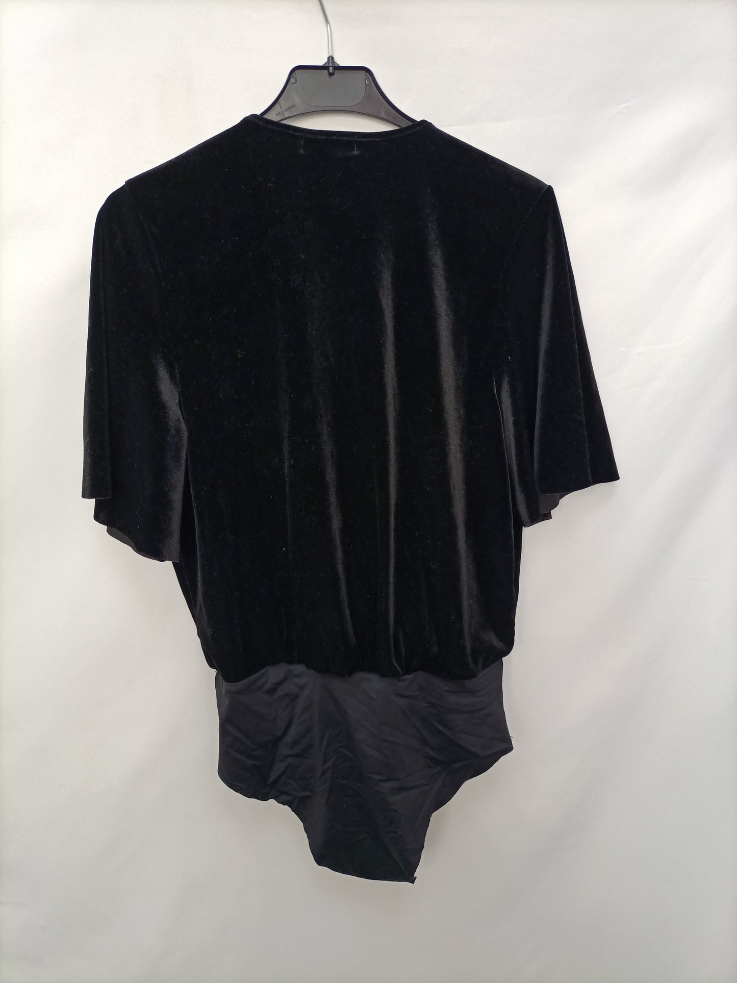 ZARA. Body negro terciopelo T.m