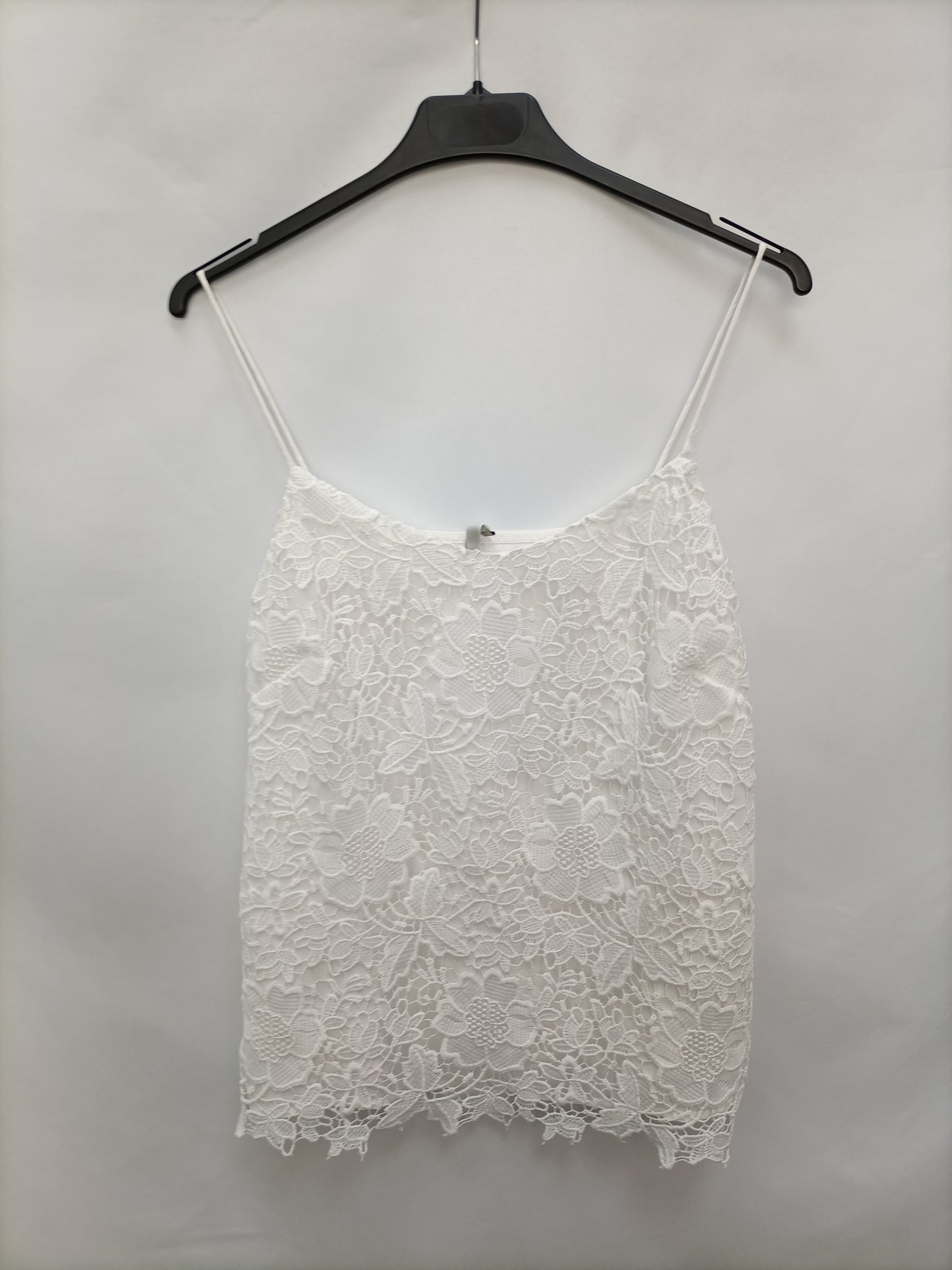 STRADIVARIUS. Top blanco encaje  T.s