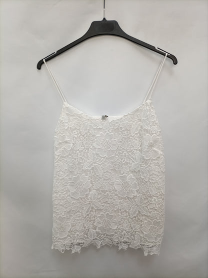 STRADIVARIUS. Top blanco encaje  T.s