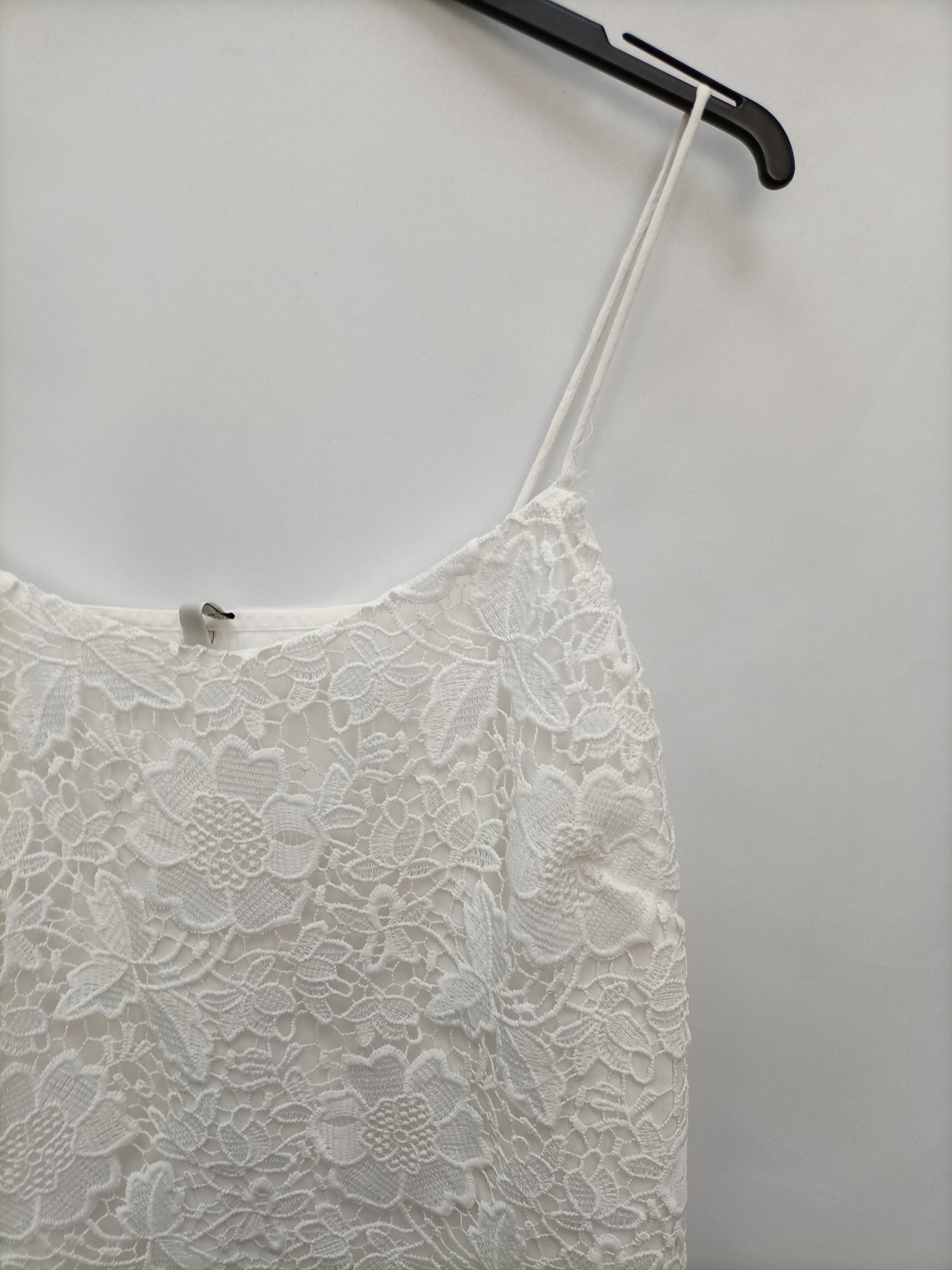 STRADIVARIUS. Top blanco encaje  T.s