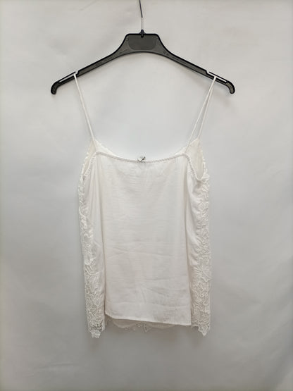 STRADIVARIUS. Top blanco encaje  T.s