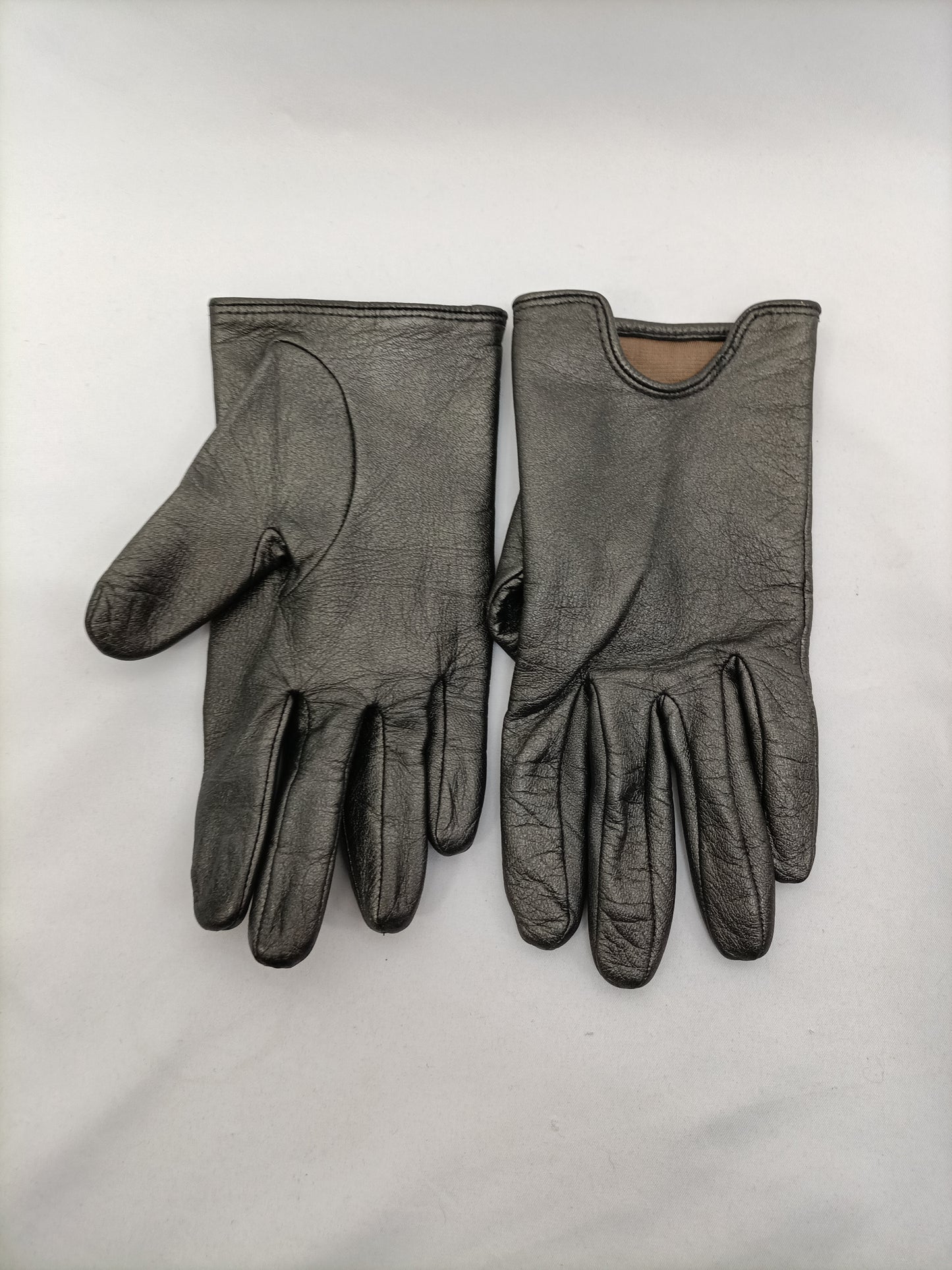 ORCIANI. Silver gloves Your