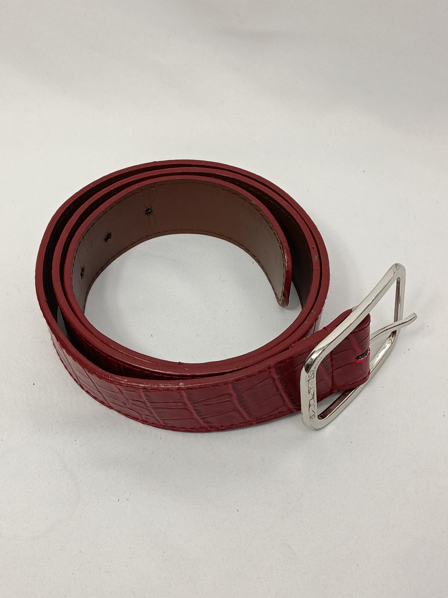 OTRAS. Cinturón burdeos serpiente. T.u
