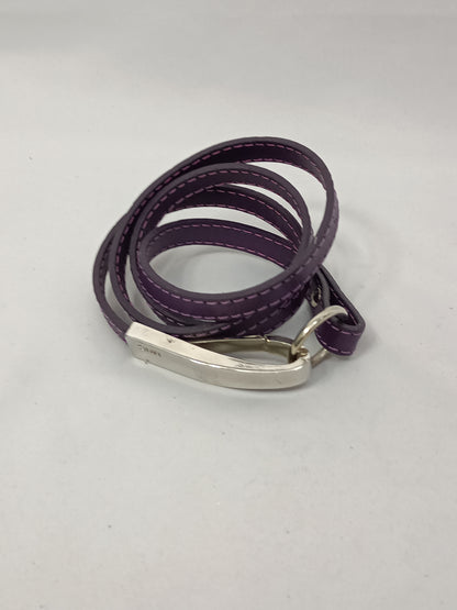 MANGO. Cinturón fino morado T.90