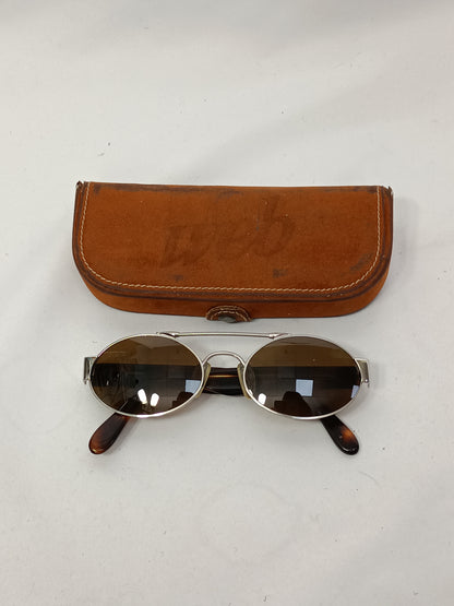 WEB. Gafas de sol vintage T