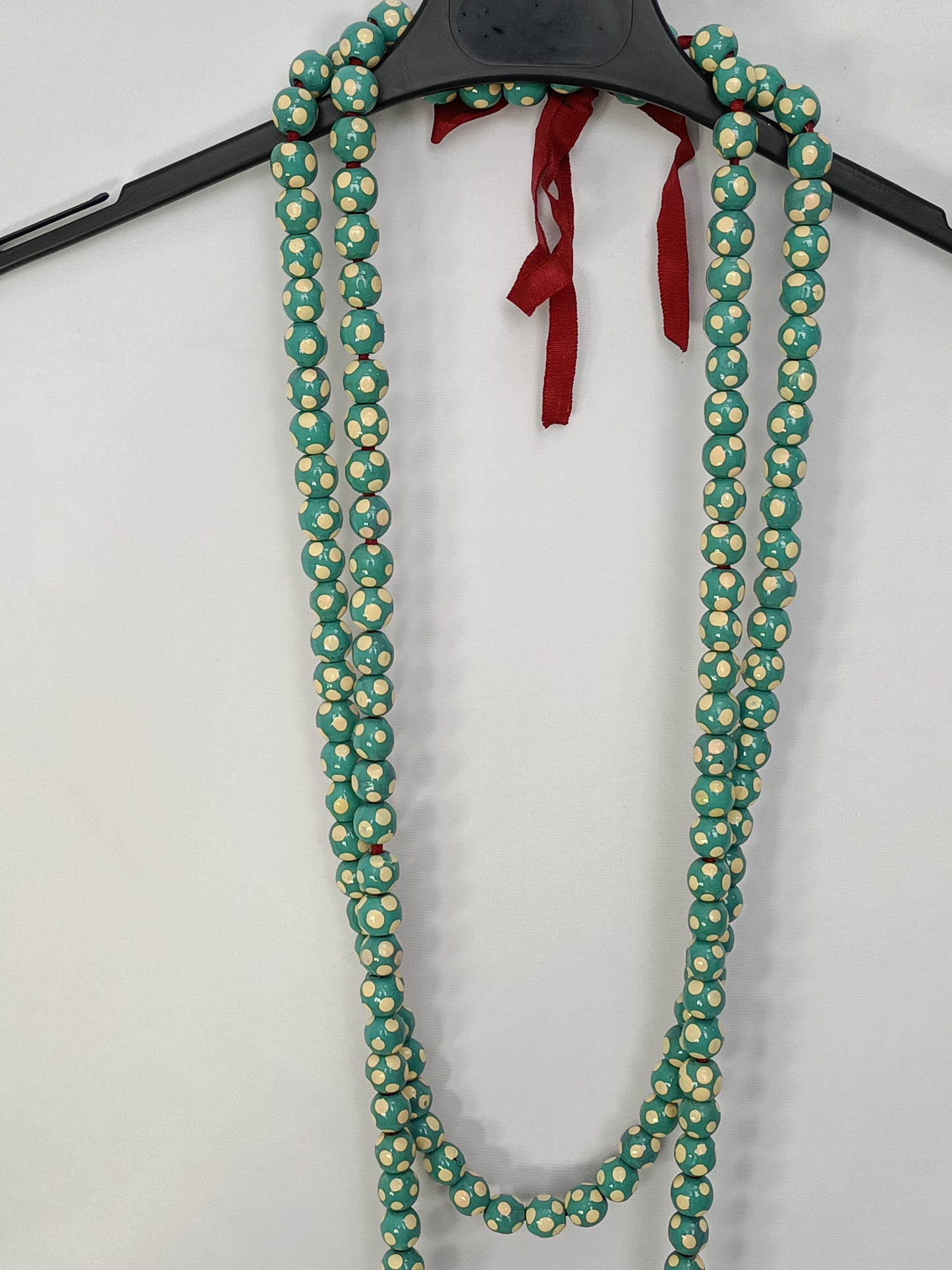 OTRAS. Collar maxi largo bolas