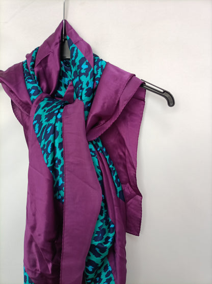 OTRAS. Pañuelo animal print