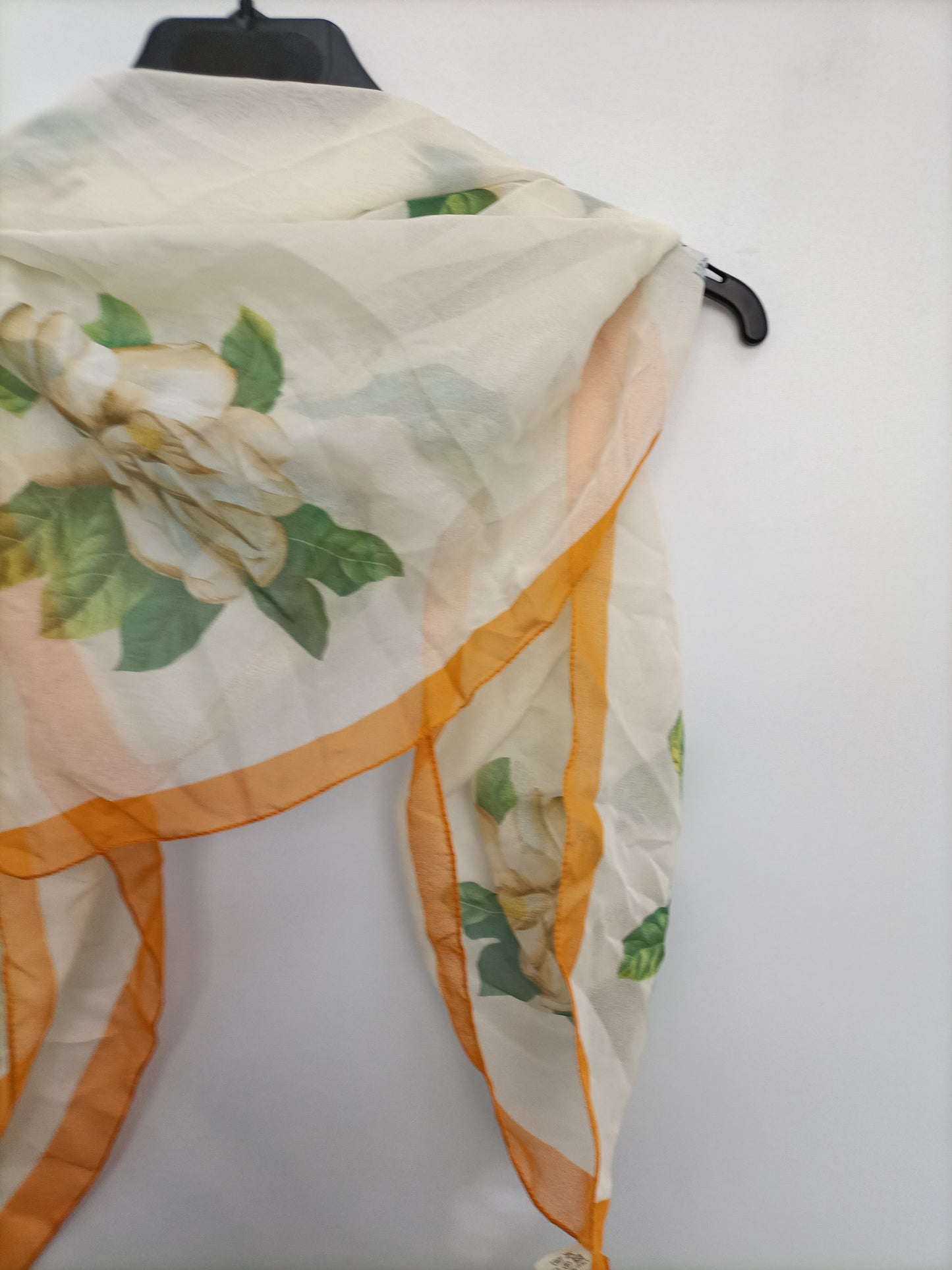 VICTORIO & LUCCHINO. Pañuelo flores